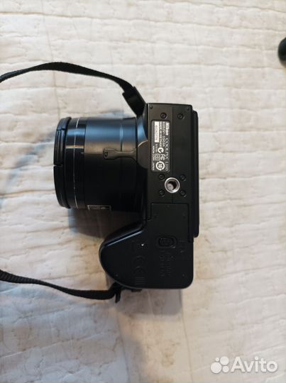 Зеркальный фотоаппарат Nikon Coolpix L110