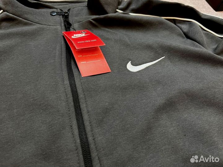 Спортивные костюмы Nike