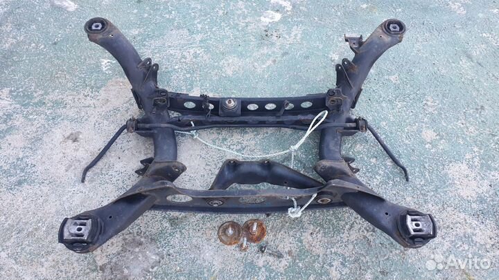 Балка задняя на Mercedes-Benz W140 C140