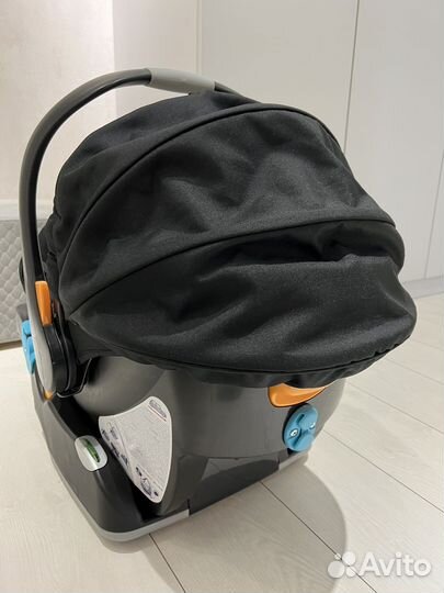 Автолюлька chicco с базой 0+