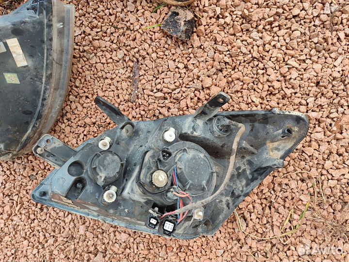 Фары на hover h3