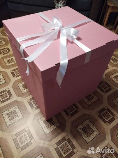 Коробка подарочная большая