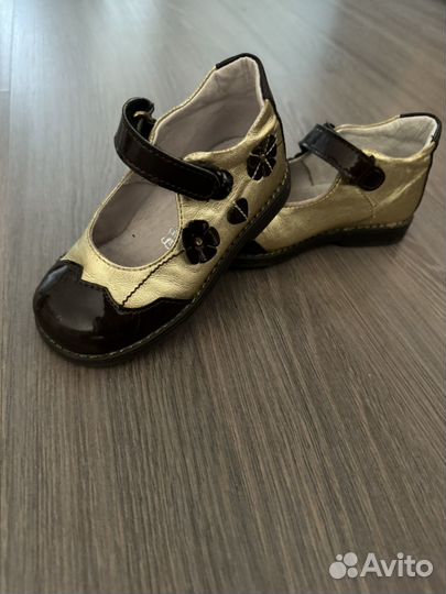 Туфли кожаные на девочку 23 размер