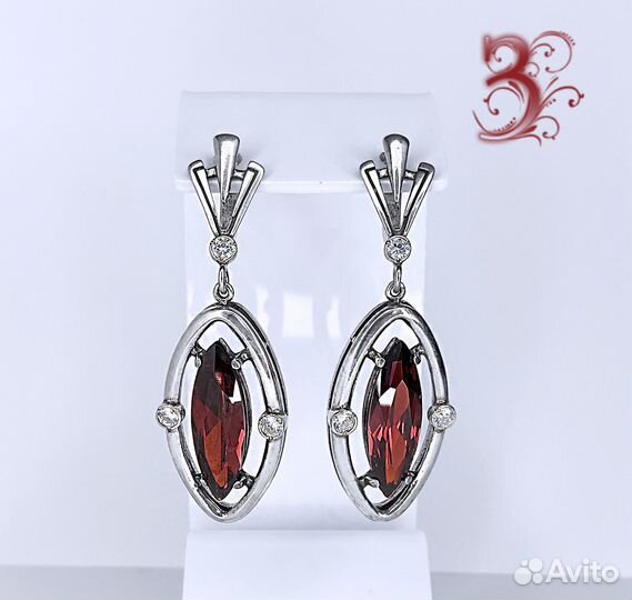 Серебряные серьги с гранатом
