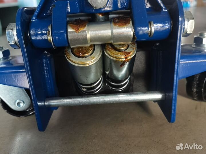 Домкрат подкатной 3 тонны