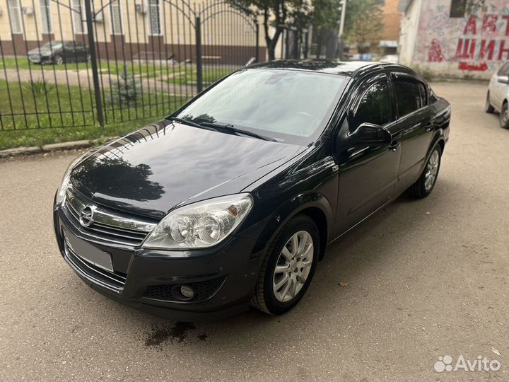 Opel Astra 1.6 МТ, 2013, 172 000 км