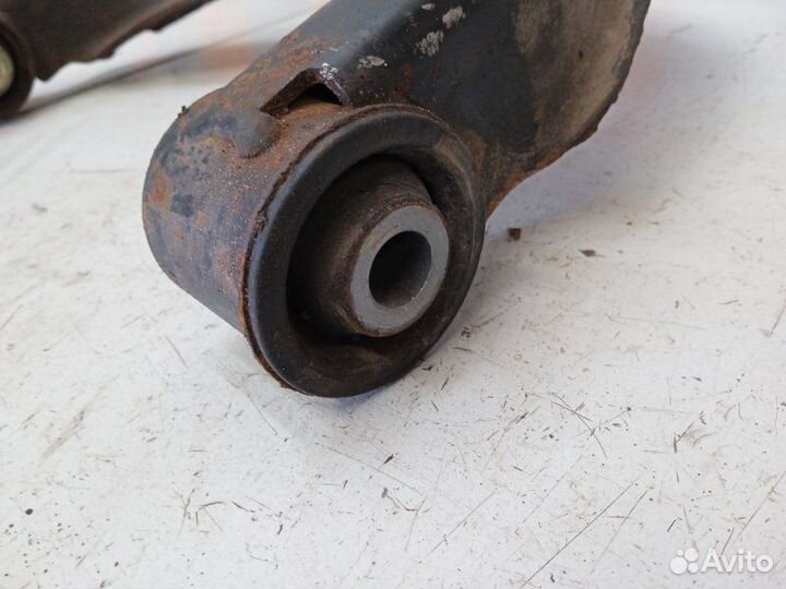 Рычаг передний левый верхний Nissan Pathfinder R51