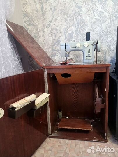 Швейная машинка ножная Чайка 3