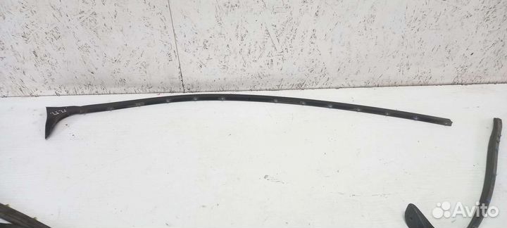 Уплотнитель двери Volkswagen Jetta 6