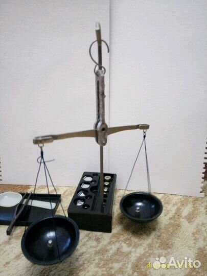 Лабораторные весы