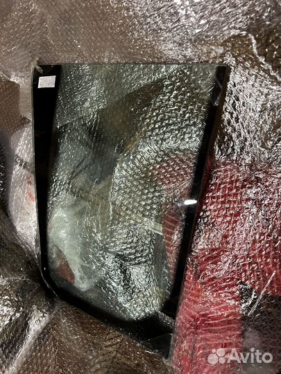 Стекло лобовое нижнее левое JCB 3cx