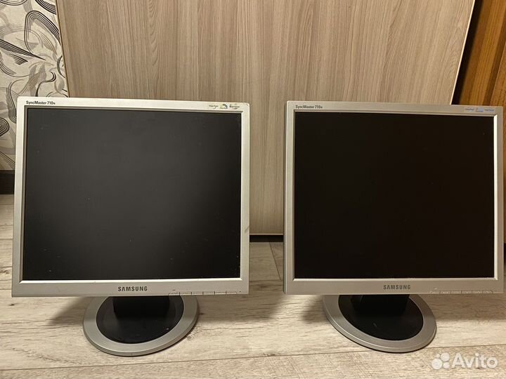 Монитор Samsung