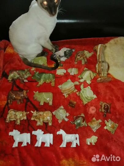 Фигурки из оникса