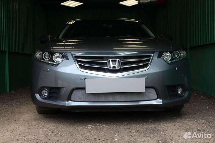 Защитная сетка радиатора хром Honda Accord (2011-2