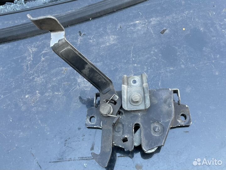 Замок капота солярис