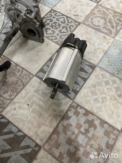 Продаю рулевую колонку