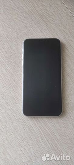 Телефон iPhone XR