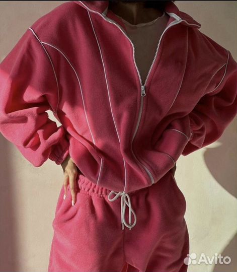 Спортивный костюм женский