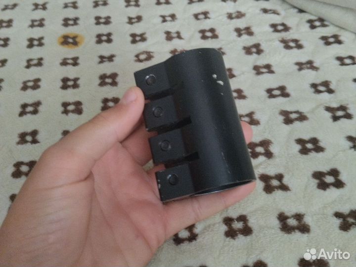Зажим для трюкового самоката