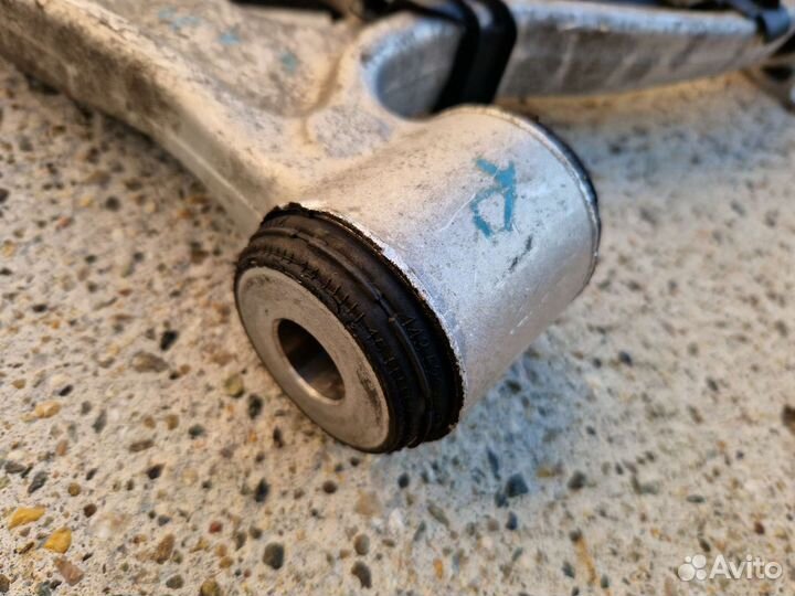 Нижний рычаг передней подвески для Mercedes W176