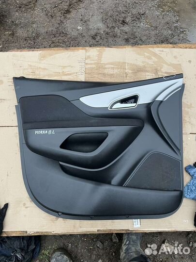 Обшивка двери передняя левая Opel Mokka