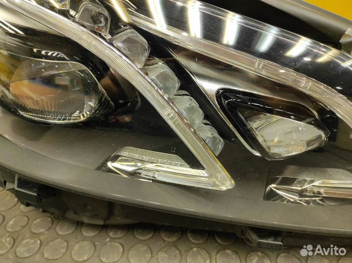 Фара правая Mercedes-Benz E-Class