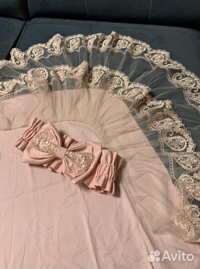 Кружевной уголок и бант на выписку из роддома