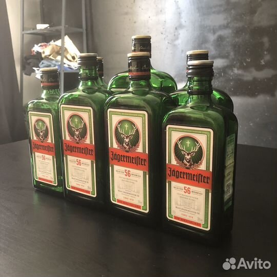 Пустые бутылки Егермейстер