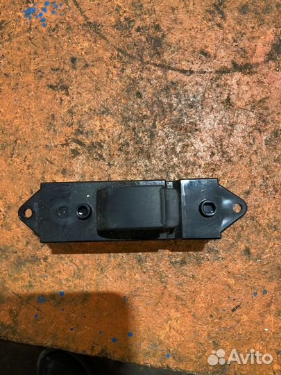 Кнопка стеклоподъемника Mitsubishi pajero/montero