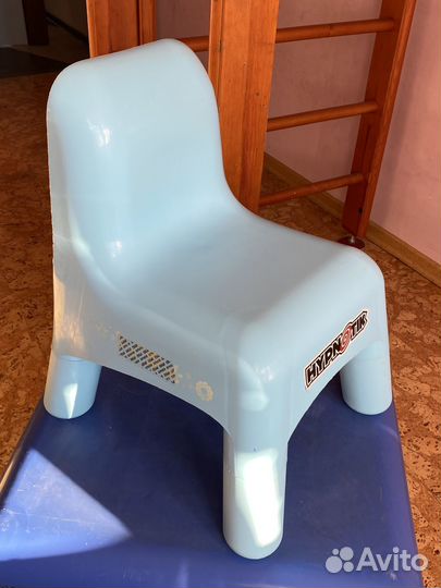 Детский столь и два стульчика