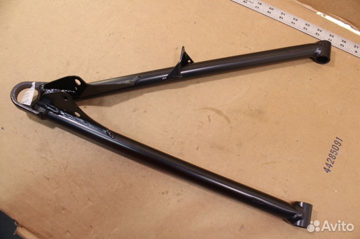 Рычаг правый нижний Ski-Doo Summit 505073040