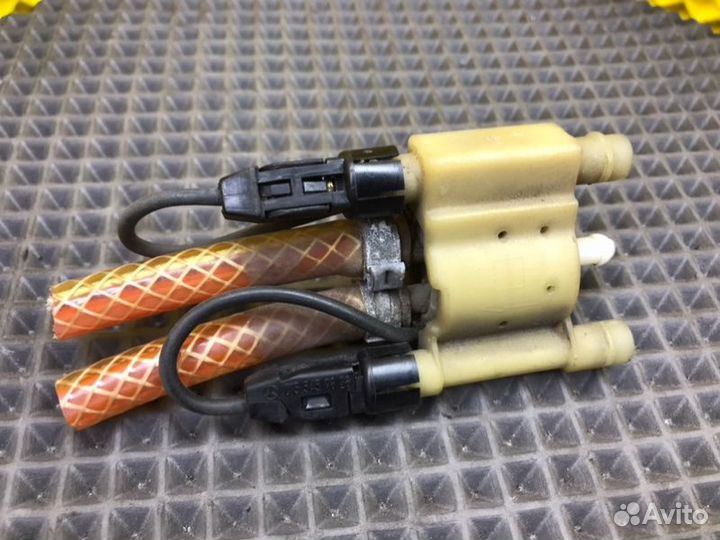 Тройник омывателя Mercedes-Benz E-Class W124 M111