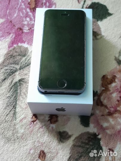 Телефон iPhone se