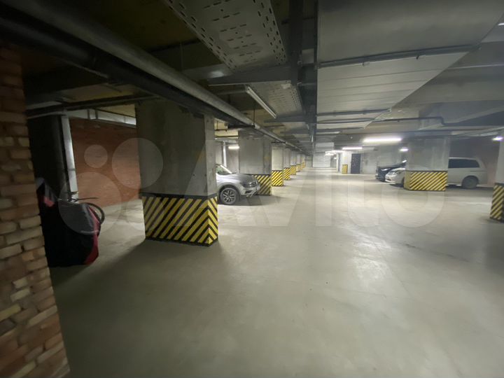 Машиноместо, 15 м²