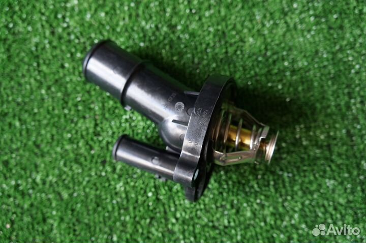 Термостат 2.0L 240лс - LR027158