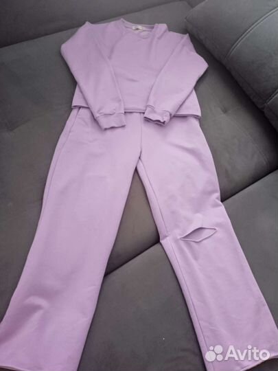 Спортивный костюм на девочку 140-146