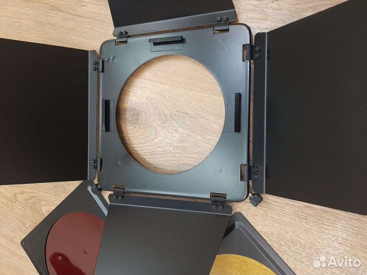 Рефлектор с сотами и цветными фильтрами Falcon