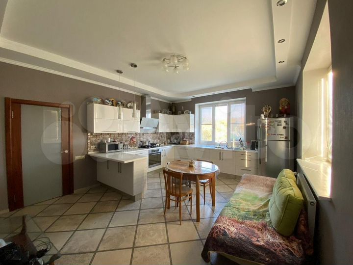 Дом 365 м² на участке 10 сот.