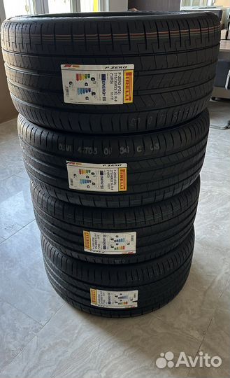 Pirelli P Zero PZ4 315/35 R22 и 275/40 R22