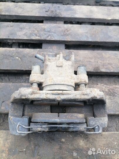 Суппорт передний левый Rover 75