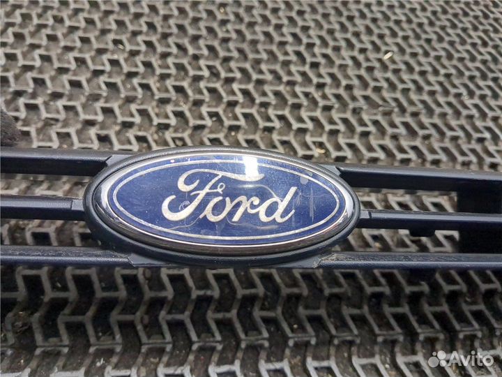 Решетка радиатора Ford Escort, 1995