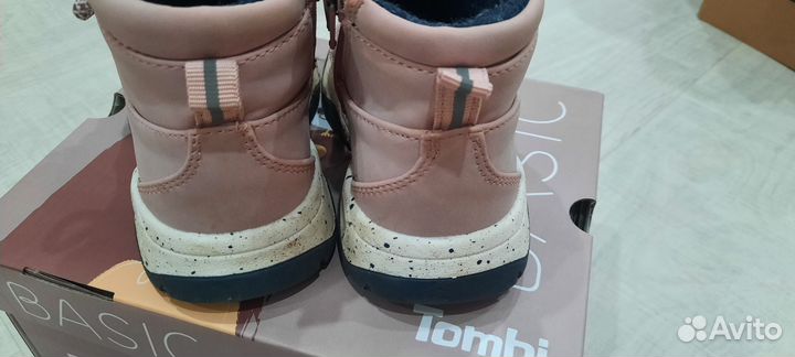 Кроссовки для девочки