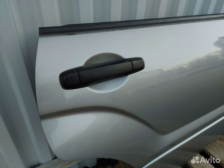 Дверь задняя Subaru Forester SG правая