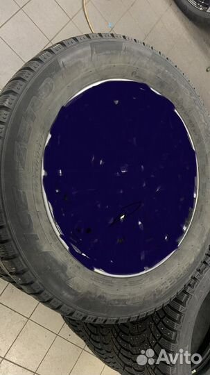 Pirelli Ice Zero 235/55 R17