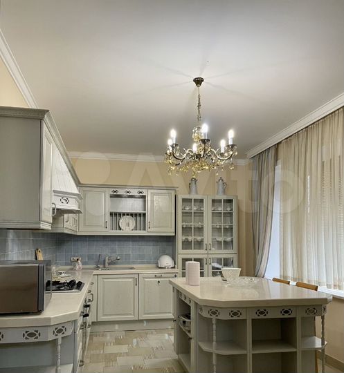 Дом 340 м² на участке 10 сот.