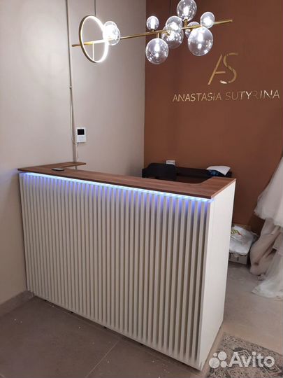 Стойка ресепшн