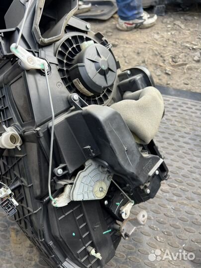 Моторчик печки nissan Tiida c11 европа