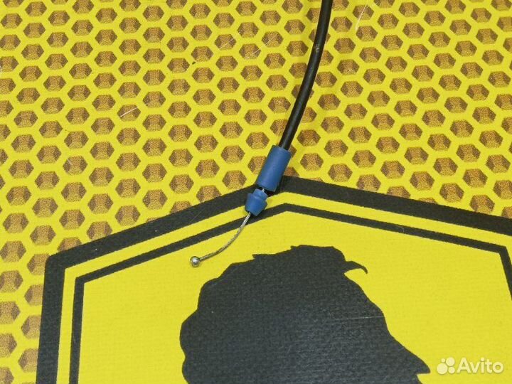 Трос лючка топливного бака Mitsubishi Eclipse