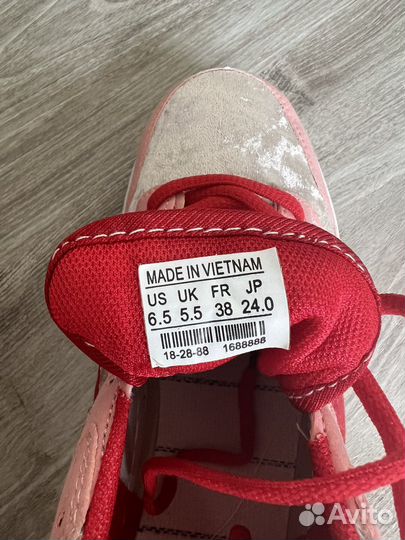 Кроссовки для девочки