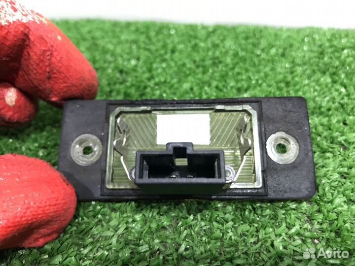 Фонарь подсветки номера Volkswagen Touareg 7L 2004